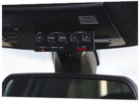 Stinger Card op het plafond van een auto